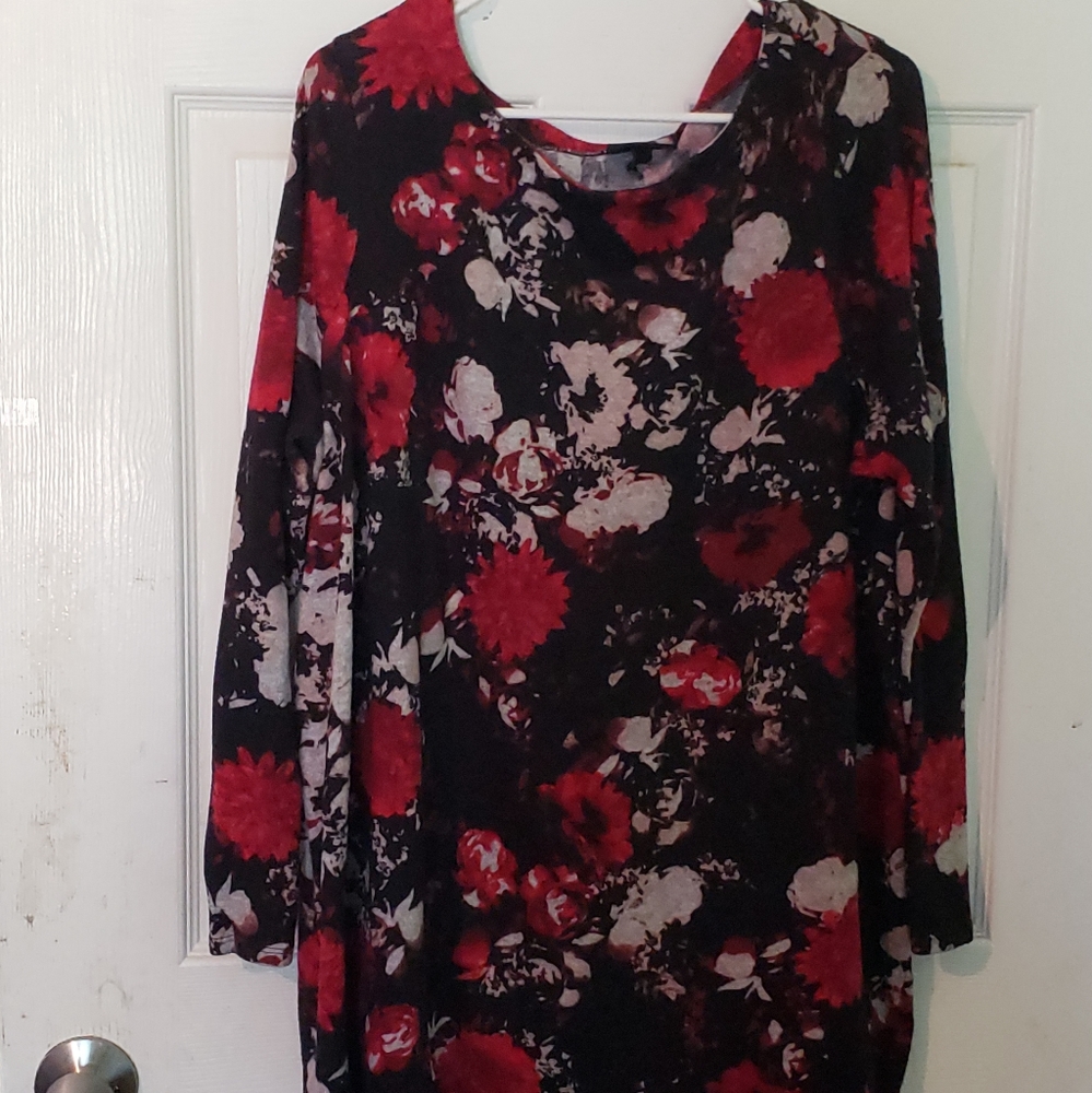 A lane Bryant maroon and burgundy long sleeve